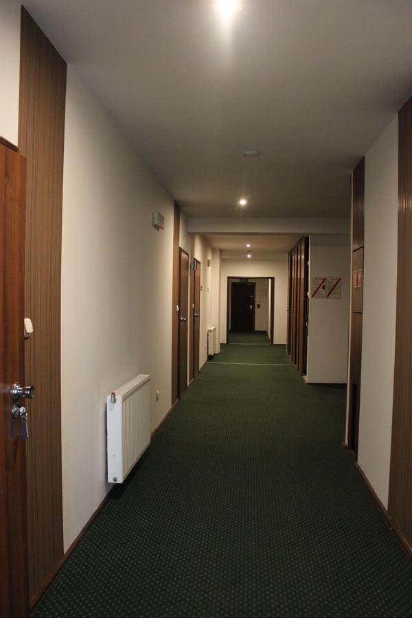טוחולה Hotel Pod Jeleniem מראה חיצוני תמונה